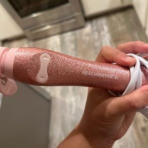 Beachwaver B1 rotating curling iron